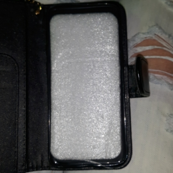 Leather cellphone wristlet - Picture 3 of 6